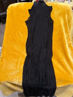 Forever 21 Black Ribbed Knit Top with Subtle Sheen